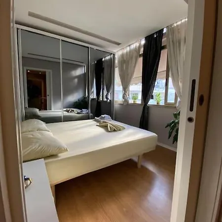 Tokaapartment טיראנה